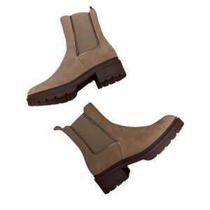 Rocket Dog Iggie Taupe Chelsea Boots Pull on Plush Foam Size 8 NEW